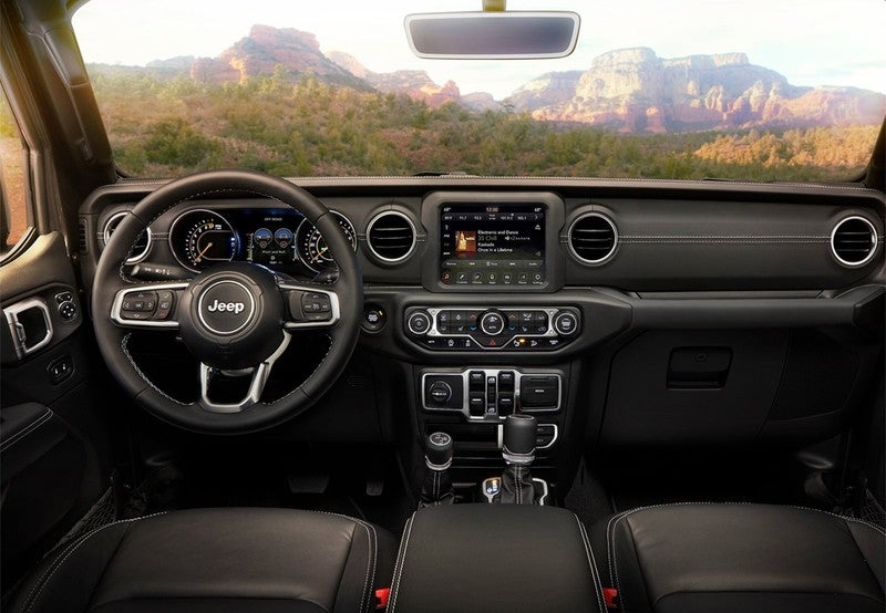 Wrangler Unlimited 2.0T GME Sahara 8ATX