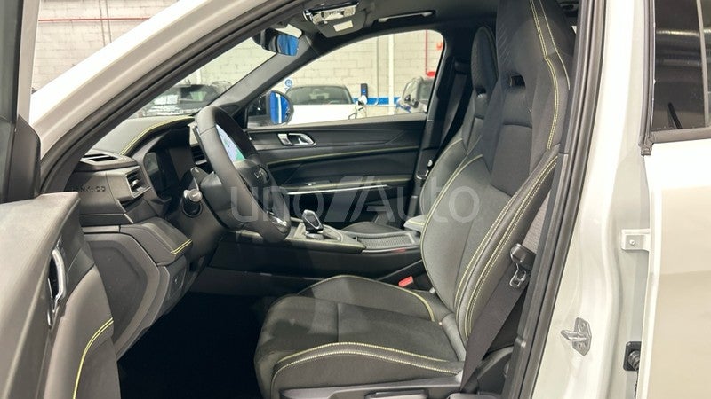 01 1.5T PHEV Core