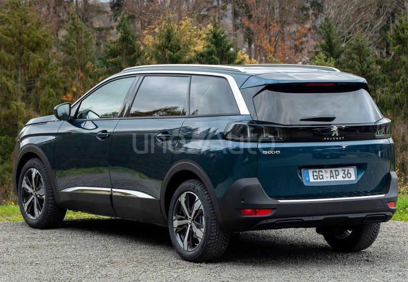 PEUGEOT 5008 SUV