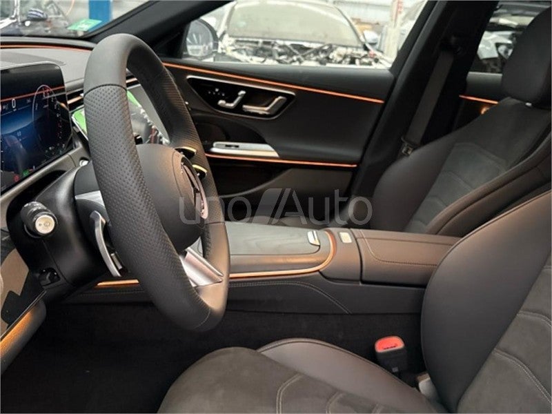 CLASE E 300 de berlina con tecnología híbrida EQ