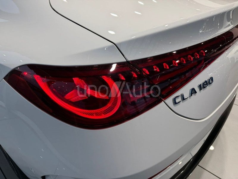 CLA 180 con tecnología híbrida