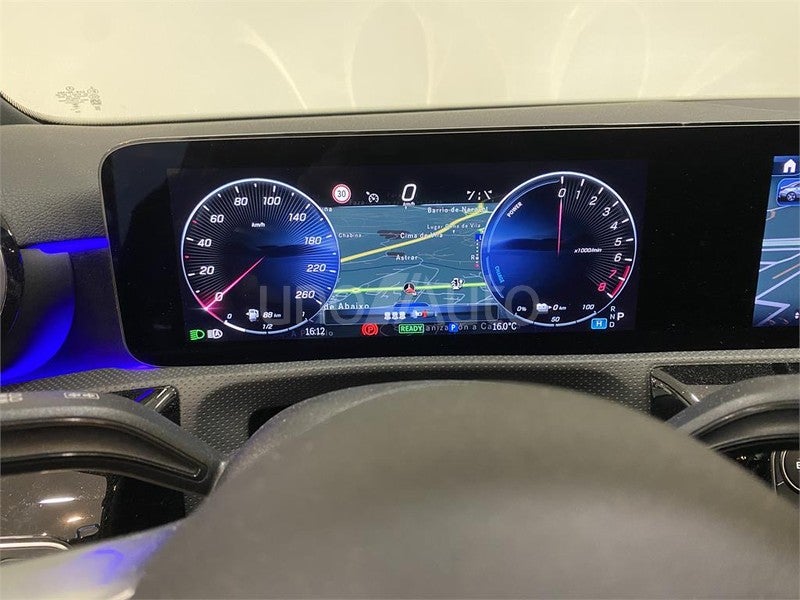 CLASE A 250 e con tecnología híbrida EQ Sedán