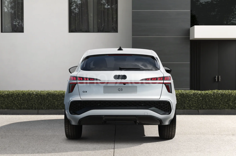 Q3 Sportback e-hybrid Black line S tronic 200kW