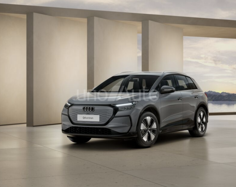 Q4 e-tron Business 150kW 63KWh