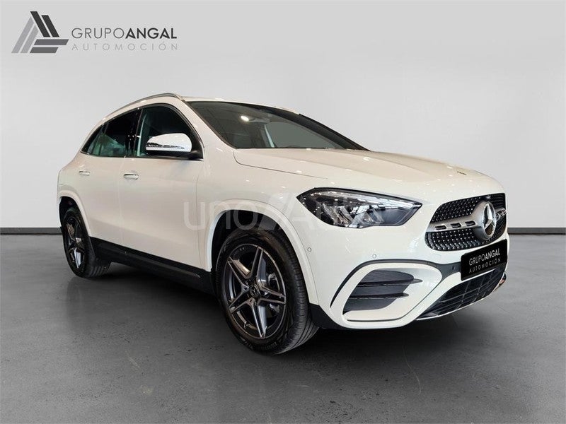 CLASE GLA 250 e con tecnología híbrida EQ