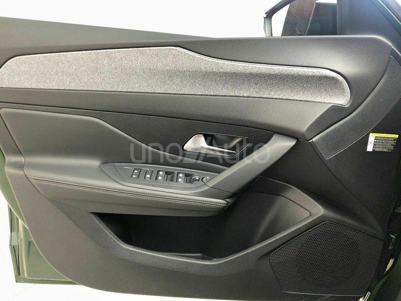 5P Allure Hybrid PHEV 180 eEAT8