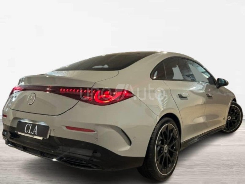 CLASE CLA 180 con tecnología híbrida