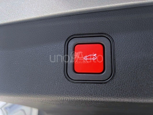 Avenger 1.2 Ehybrid Overland 145 4xe