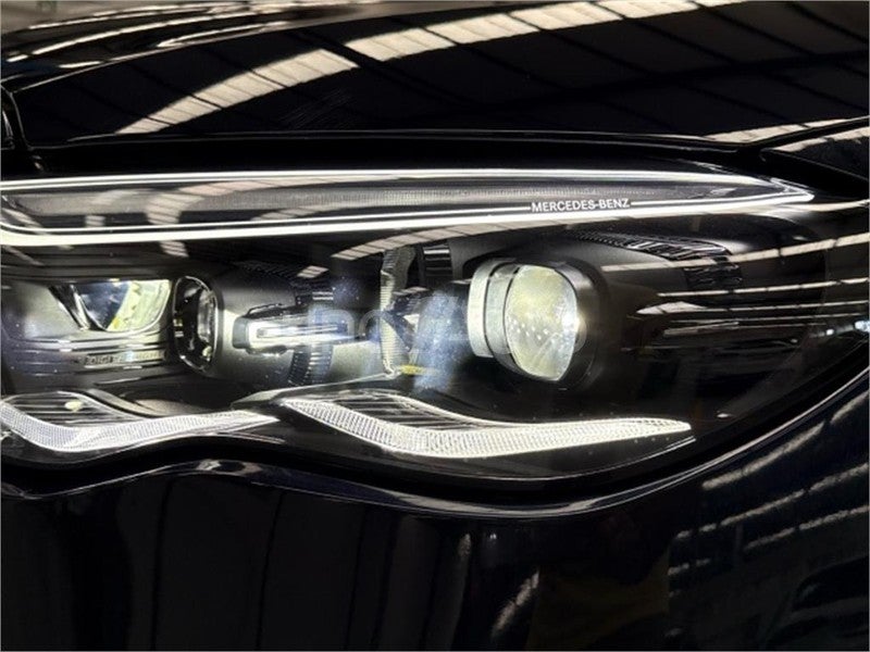 CLASE E 300 de berlina con tecnología híbrida EQ