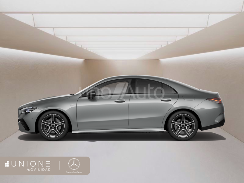 250 e Coupé con tecnología híbrida