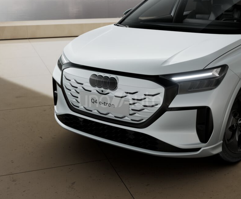 Q4 e-tron performance Black line 210kW 82KWh