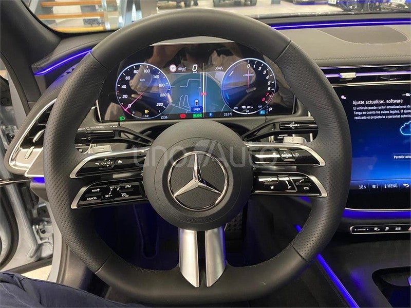 CLASE E 300 e con tecnología hibrida EQ