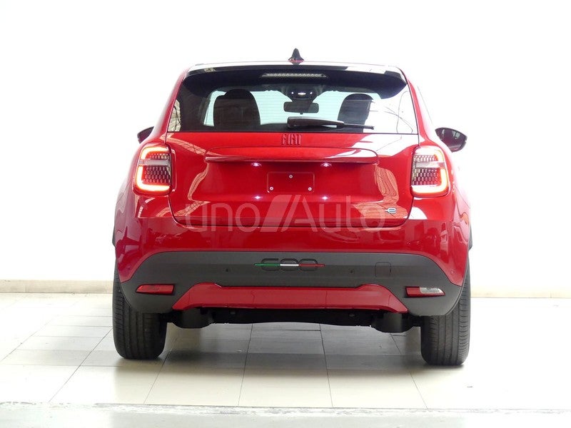 e RED 54kwh 115kw (156cv)