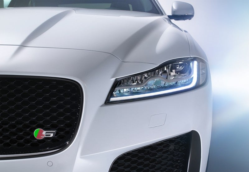 XF 2.0i4D Prestige AWD Aut. 180