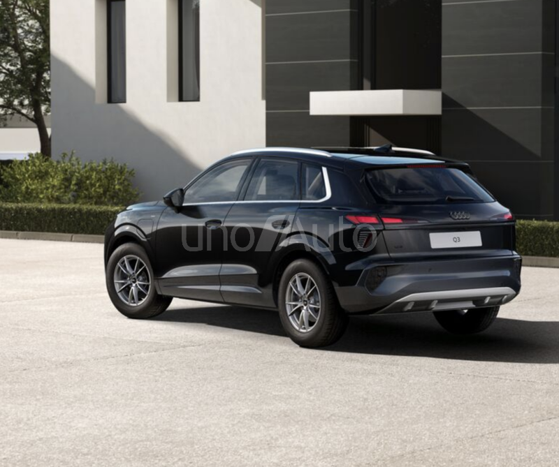 Q3 e-hybrid Business S tronic 200kW