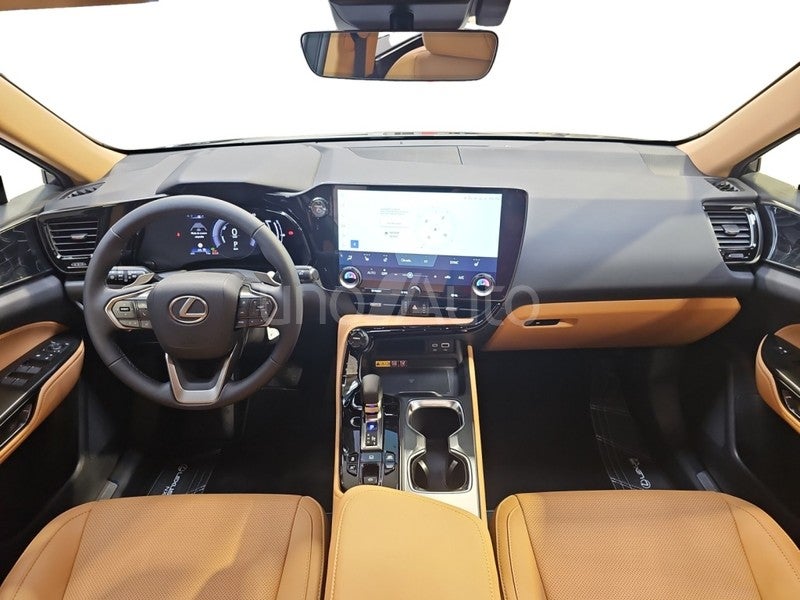 NX 450h+ Premium+ 4WD